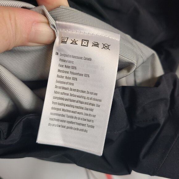 NWT Mustang Survival Guide Jacket Black Waterproof Hooded Sz M - Picture 11 of 11